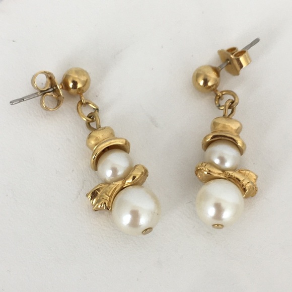Vintage Avon Christmas Pearl Snowman Post Earrings Gold Tone Dangle - Picture 1 of 10